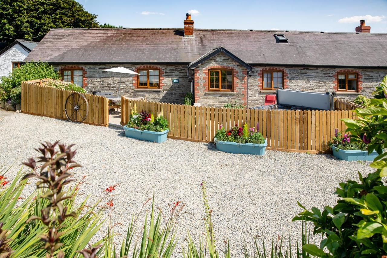 Croft Farm & Celtic Cottages Cardigan Luaran gambar